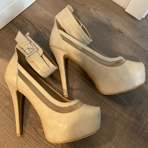 Daisy 3 Ankle Strap Mesh Platform Pump.